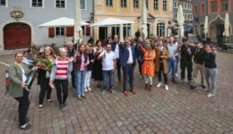 Pirnas Gastronomen stoßen auf die ersten Gäste an_Stadt Pirna